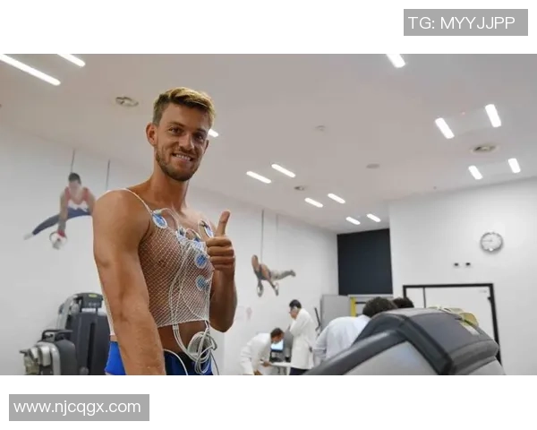 假恋爱背后的真相足球明星如何利用感情炒作形象与人气